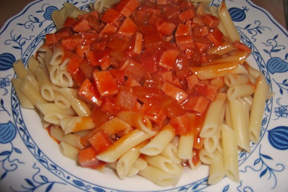 Makkaroni mit Tomatensoße nach Ossi - Art