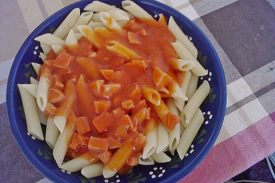 Makkaroni mit Tomatensoße nach Ossi - Art