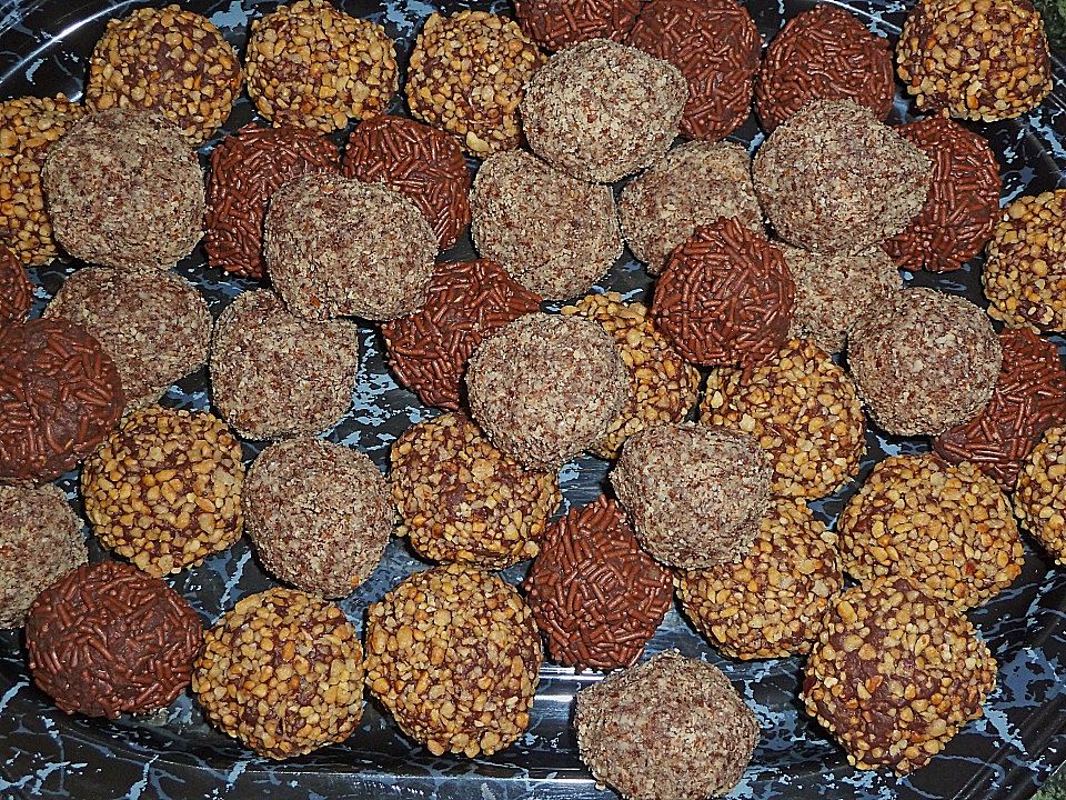 Rumkugeln mit Marzipan und Haferflocken von Zlin50| Chefkoch