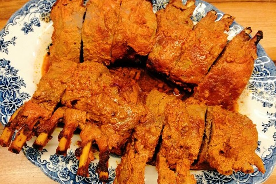 Tandoori-Lammracks mit Spinat