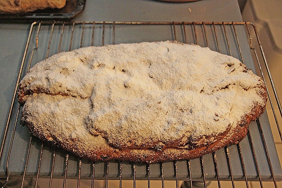 Klassischer Christstollen