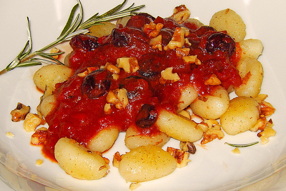 Gnocchi mit feuriger Tomaten-Cranberry Sauce