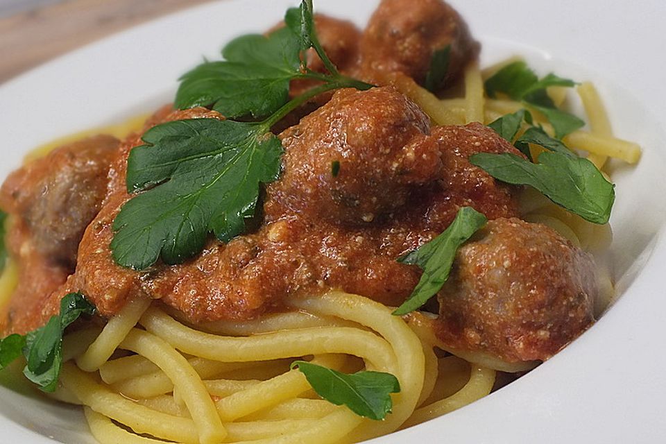 Spaghetti con sugo di salsiccia