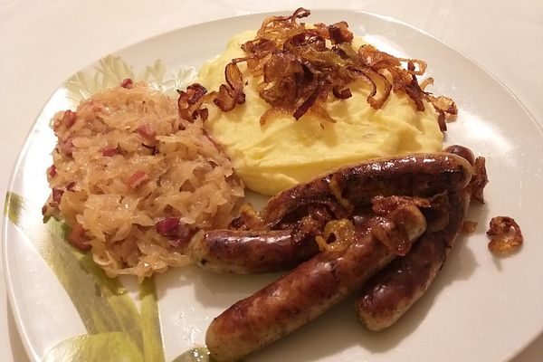 Sauerkraut, Bratwürstchen und Kartoffelbrei von plumbum | Chefkoch