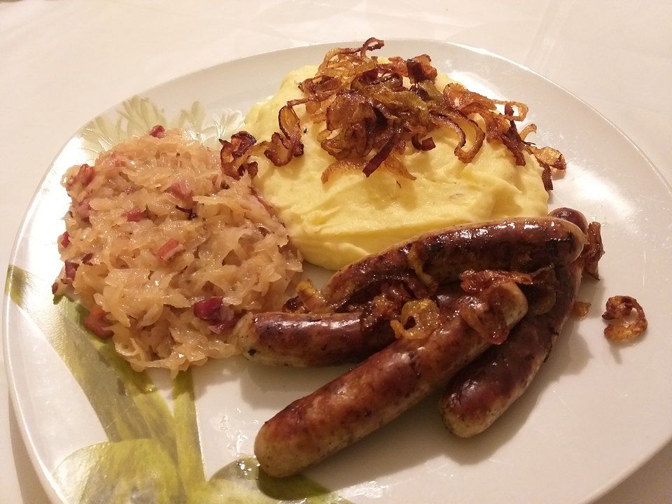 Sauerkraut, Bratwürstchen und Kartoffelbrei von plumbum | Chefkoch