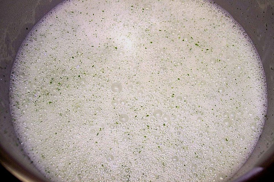 Feine Kräutersuppe