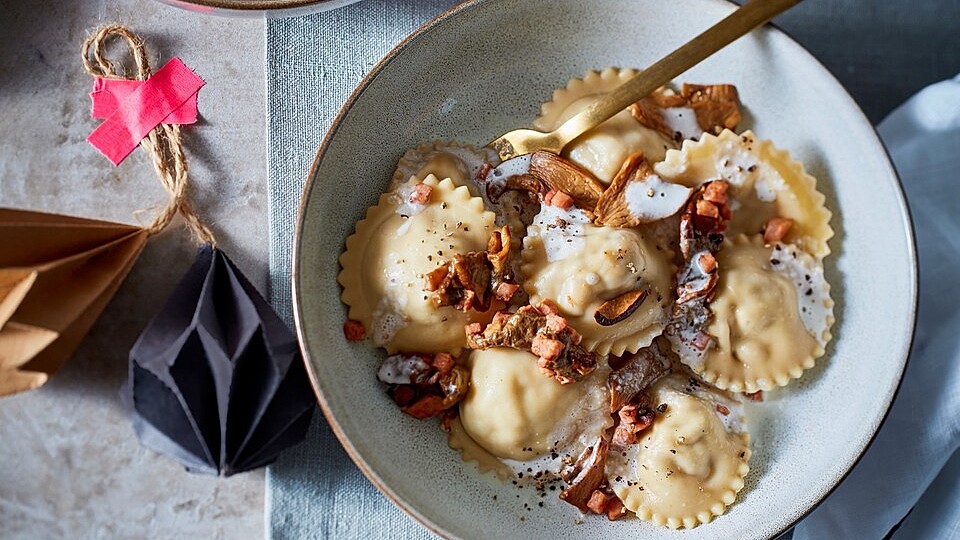 Steinpilzravioli-mit-Wei-weinschaum