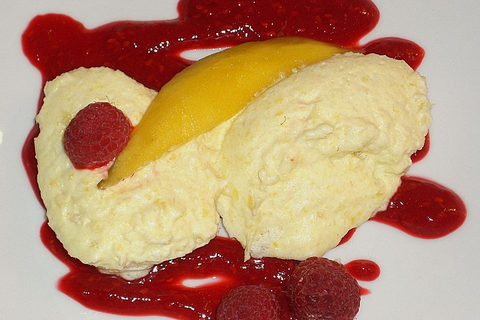 Mango - Mousse mit Himbeersauce