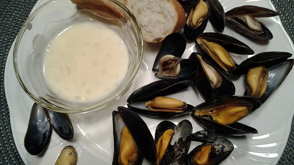 Miesmuscheln Mit Knoblauch Weisswein Sahnesauce Von Jani85 Chefkoch