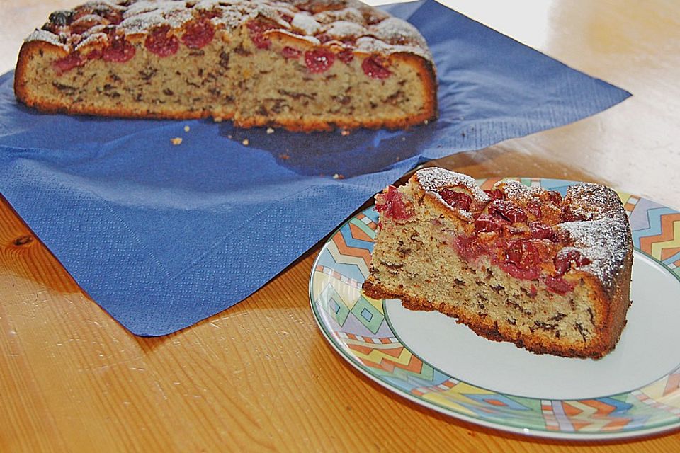 Festlicher Schoko - Nuss - Kuchen mit Kirschen