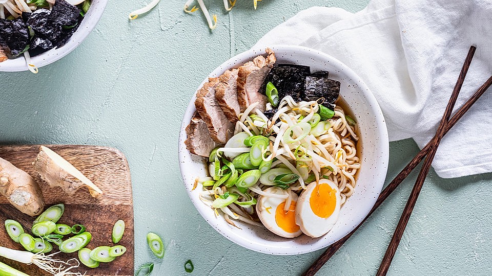 Ramen - Japanische Nudelsuppe mit lokalen Zutaten