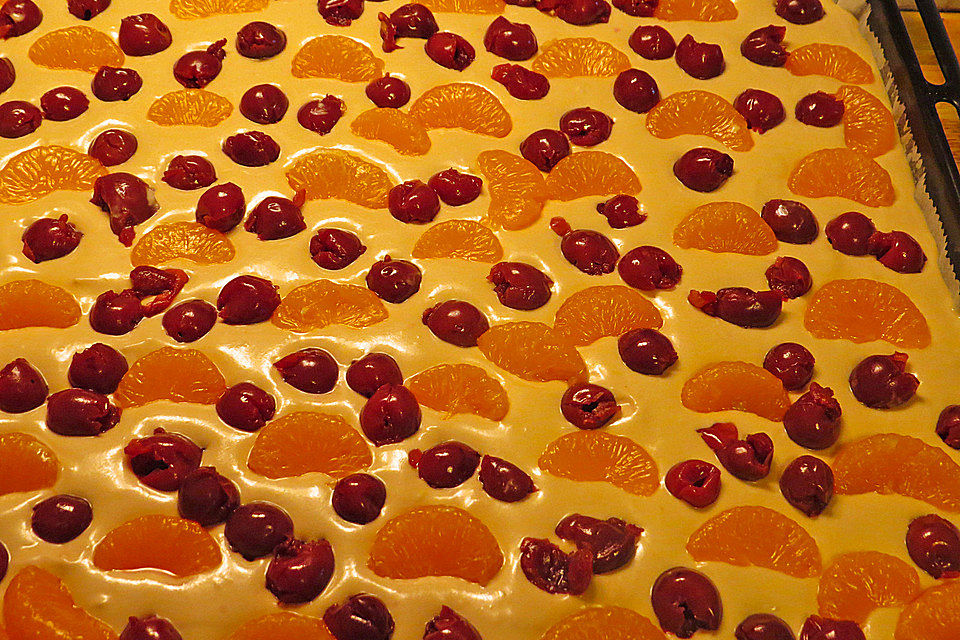 Blechkuchen mit Mandarinen und Schmand