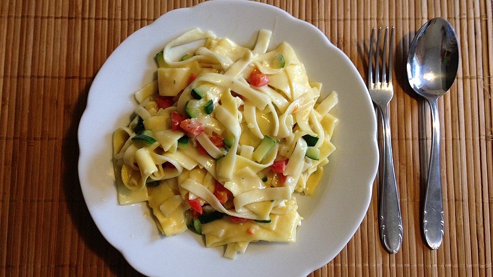 Bandnudeln Mit Gemuse Kasesauce Von Koriandertopf Chefkoch