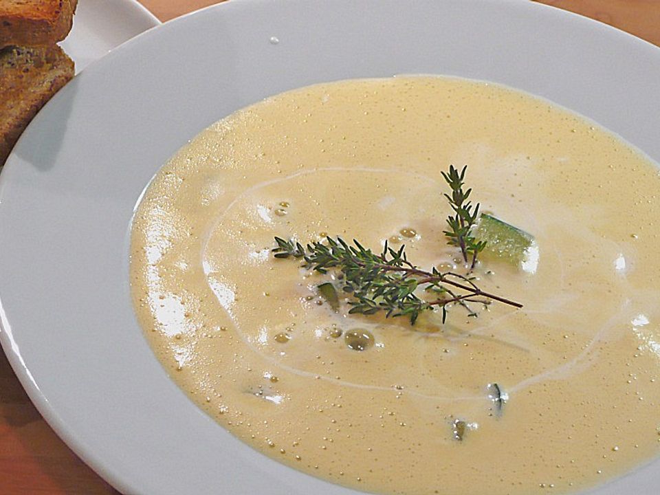 Zucchini - Knoblauch Suppe von plumbum| Chefkoch