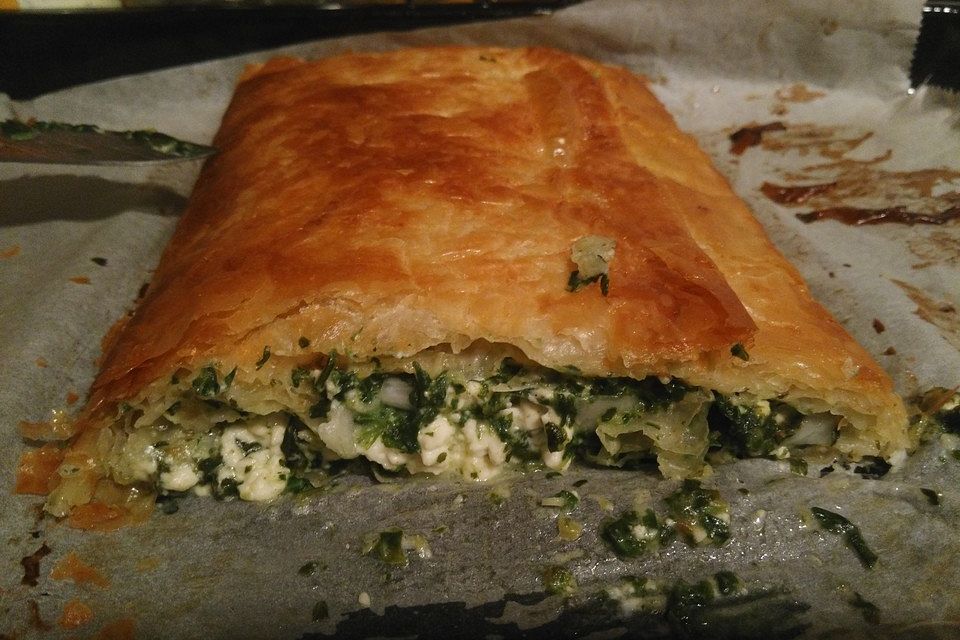 Orientalische Pastete mit Spinat und Schafskäse