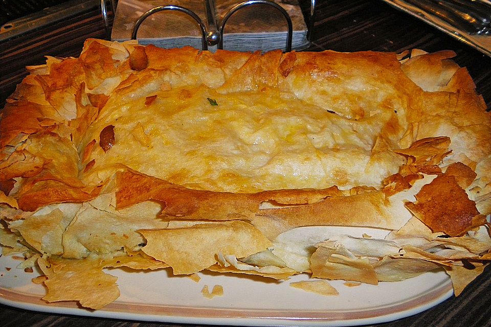 Orientalische Pastete mit Spinat und Schafskäse