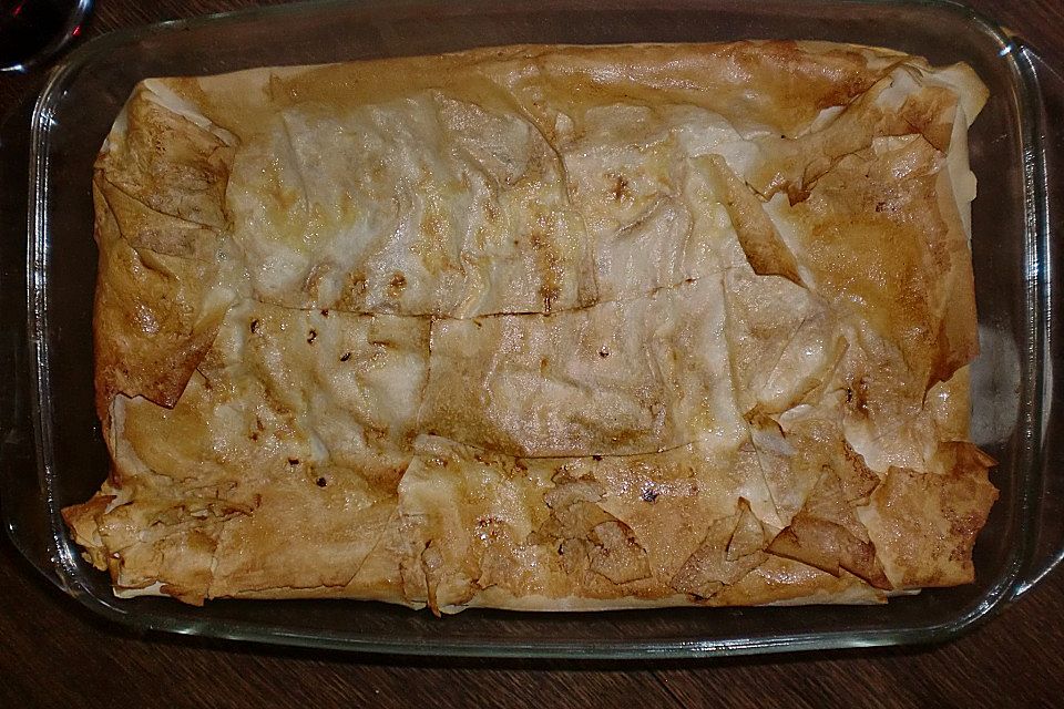 Orientalische Pastete mit Spinat und Schafskäse