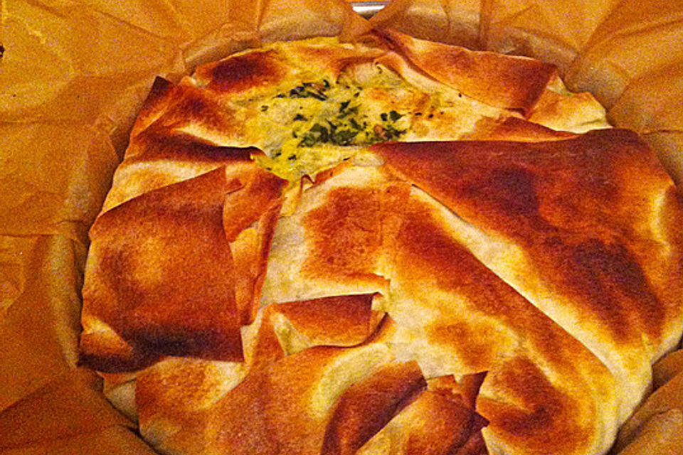 Orientalische Pastete mit Spinat und Schafskäse