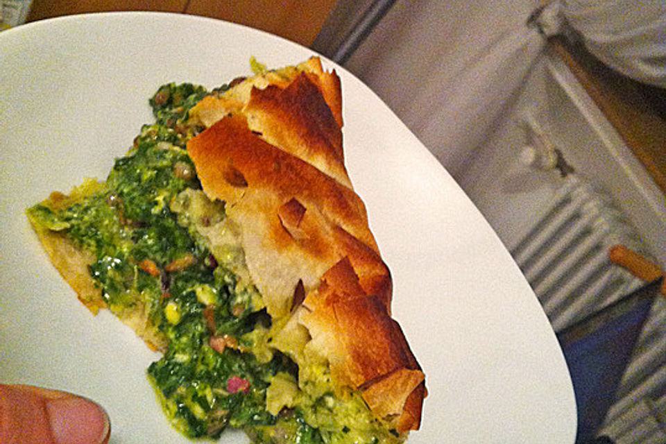 Orientalische Pastete mit Spinat und Schafskäse