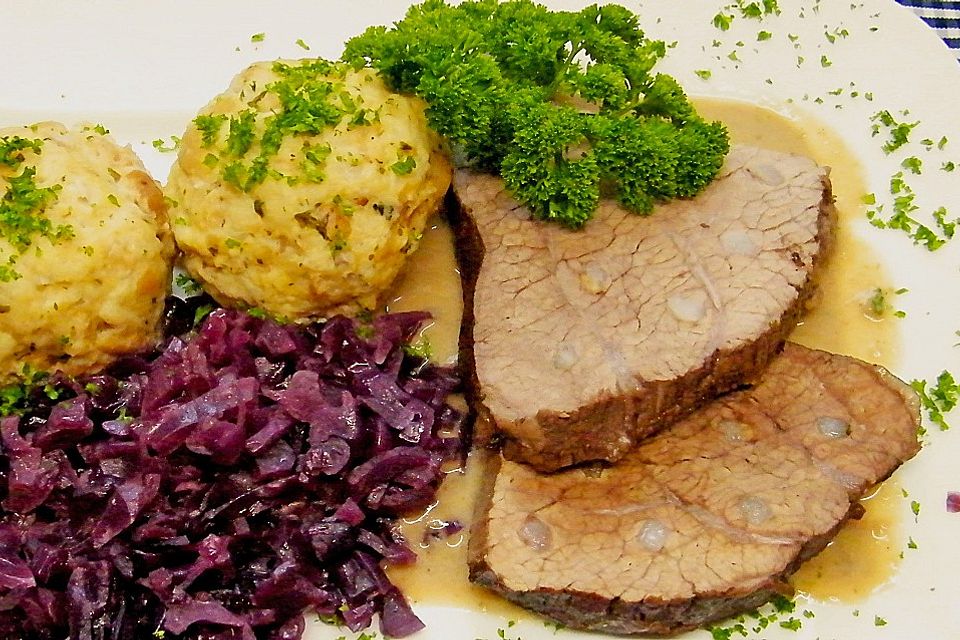 Gespickter Rinderbraten mit Rosmarin