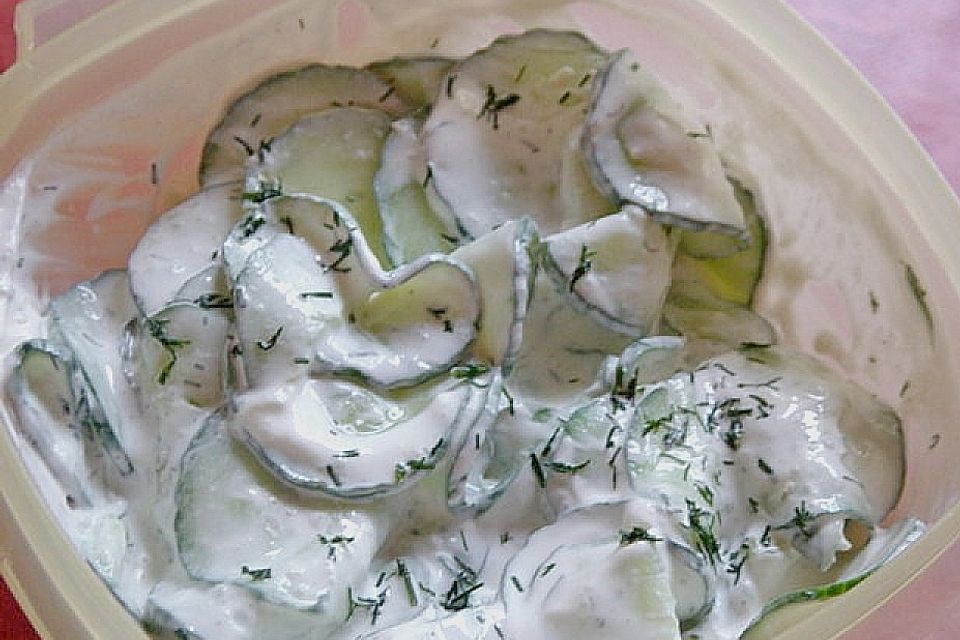 Gurkensalat mit Dill