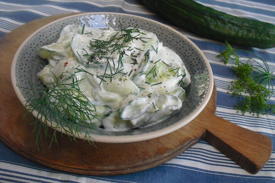 Gurkensalat mit Dill