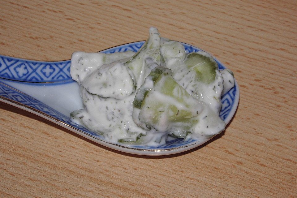 Gurkensalat mit Dill