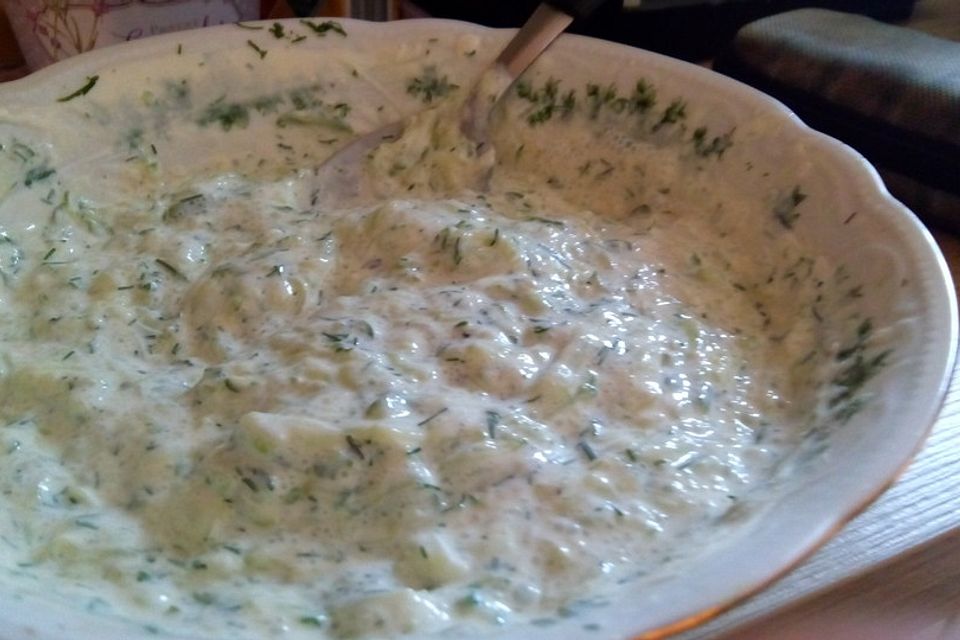 Gurkensalat mit Dill