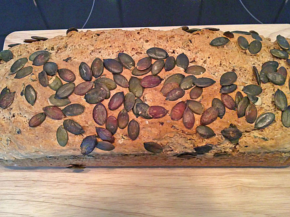 Schnelles Kürbiskern - Vollkornbrot von Quittenjunkie | Chefkoch