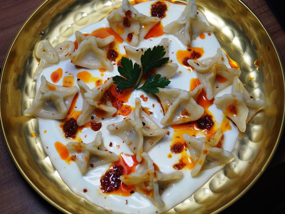 Kayseri Manti - türkische Tortellini mit Joghurtsauce