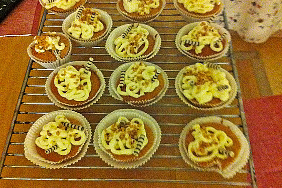 Karamell - Cupcakes mit Vanille - Topping