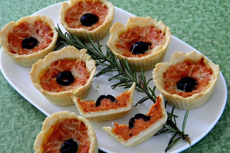 Tarteletts mit Tomatencremefüllung