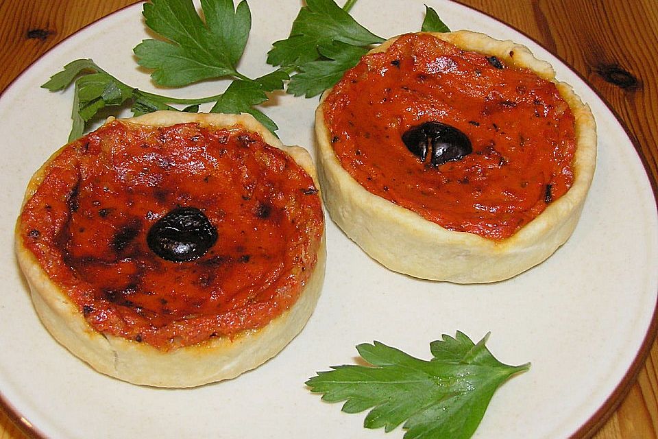 Tarteletts mit Tomatencremefüllung