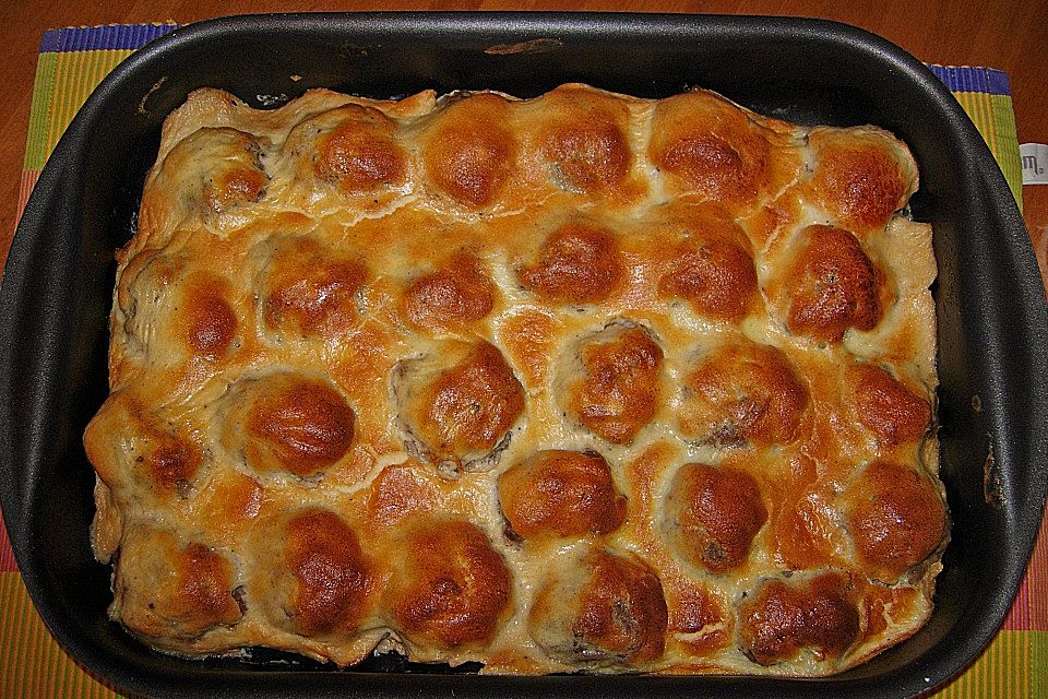 Hackfleischbällchen aus dem Ofen mit Joghurt - Sauce