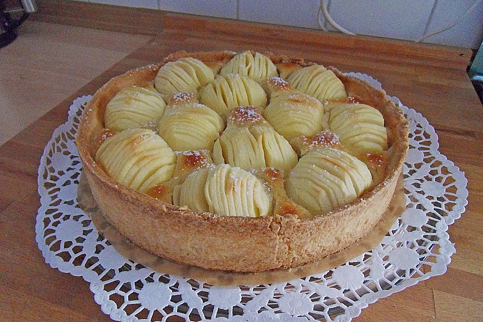 Tessiner - Mandel - Apfel - Torte