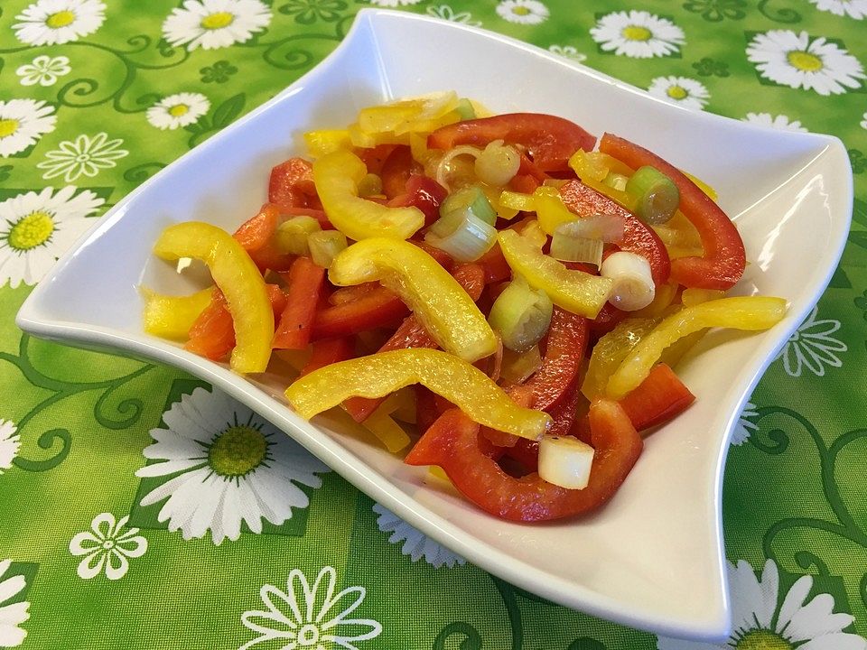 Paprika - Zwiebel - Salat von Lore_KS| Chefkoch