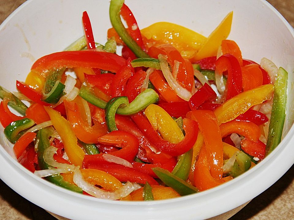 Paprika - Zwiebel - Salat von Lore_KS | Chefkoch