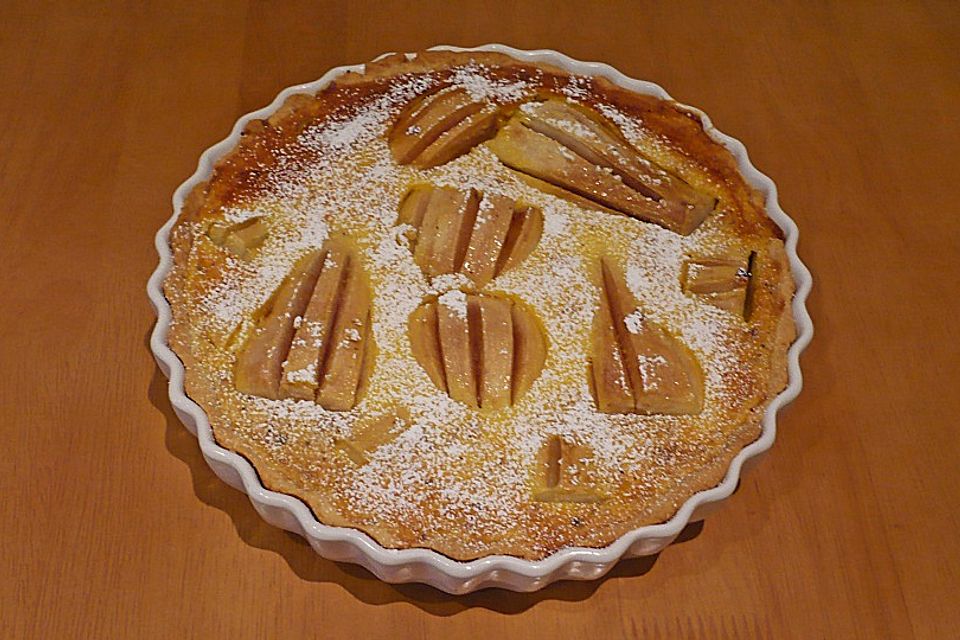 Birnentarte mit Marzipan