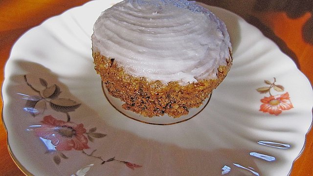 Möhren - Nuss - Muffins mit Guss von Schokomaus01