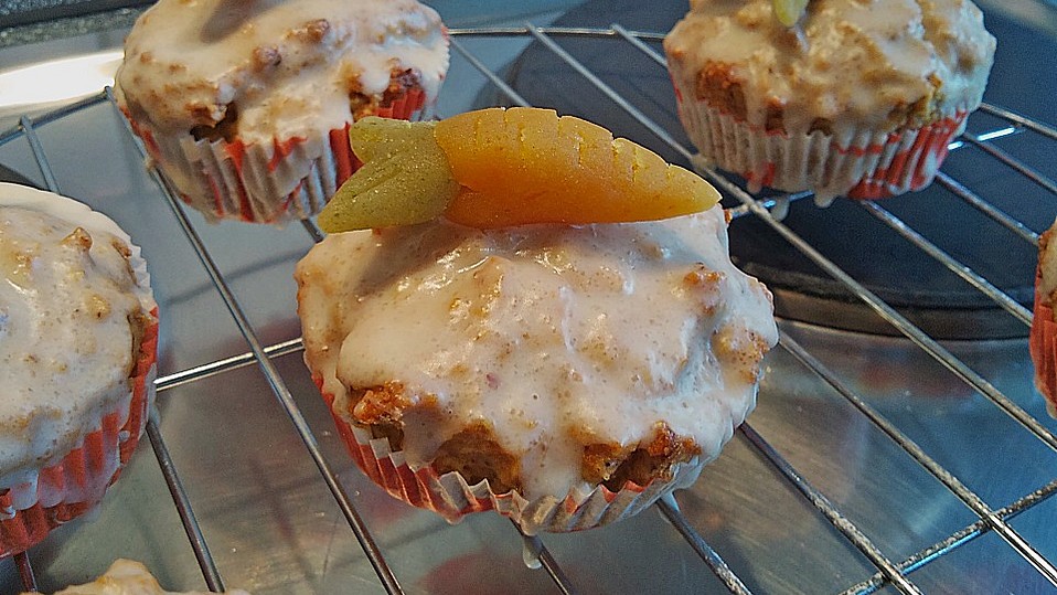 Möhren - Nuss - Muffins mit Guss von Schokomaus01