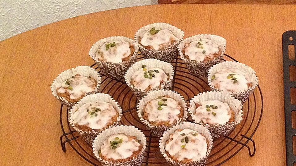 Möhren - Nuss - Muffins mit Guss von Schokomaus01