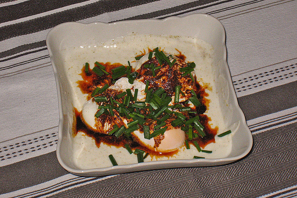 Cilbir - Pochierte Eier mit Joghurt