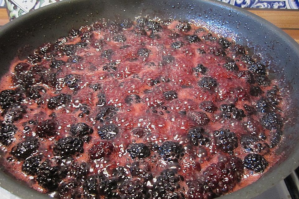 Karamellisierte Brombeeren