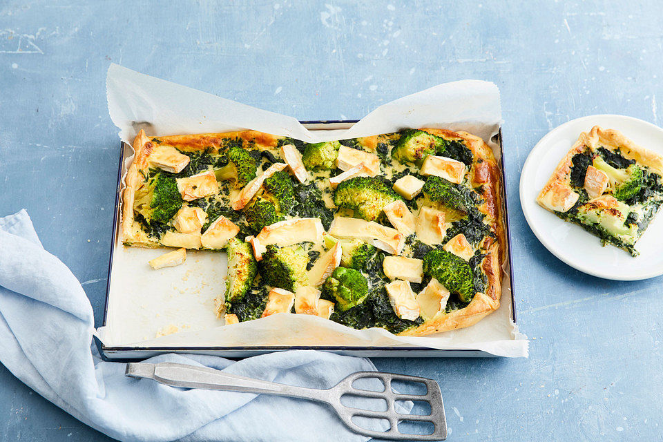 Blätterteig - Quiche mit Brokkoli und Camembert