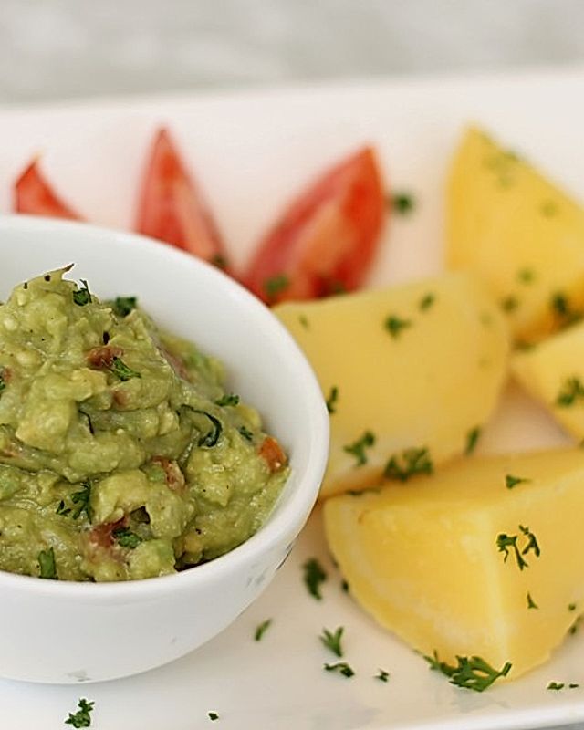 Avocado-Salsa an Pellkartoffeln