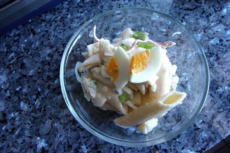 Nudelsalat mit Schinken und Äpfel