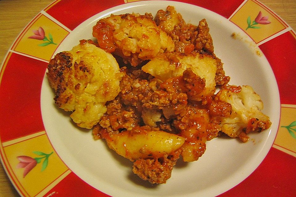 Hackfleisch - Schupfnudelpfanne mit gratiniertem Blumenkohl