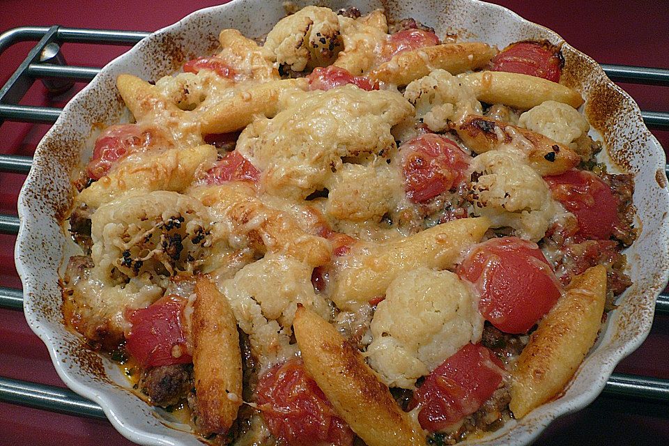 Hackfleisch - Schupfnudelpfanne mit gratiniertem Blumenkohl