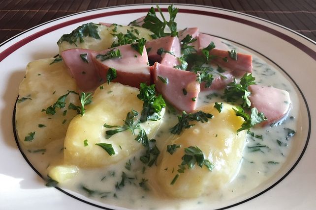 Petersilienkartoffeln mit Fleischwurst von Meggixx| Chefkoch