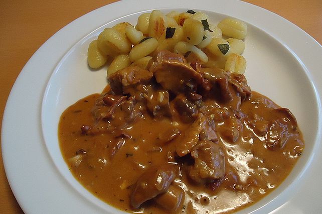 Gulasch nach Oma Paulas Art von claudia_h| Chefkoch